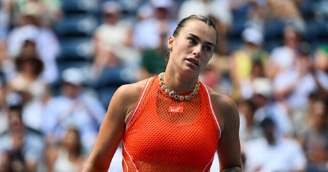 watch:-aryna-sabalenka-stops-us.-open-match-to-complain-about-smell-of-weed