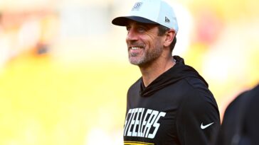 aaron-rodgers-reveals-his-retirement-plans-—-and-how-he-hopes-to-be-‘supporting-my-pregnant-wife’