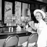 before-mcdonald’s-and-starbucks,-americans-packed-these-once-beloved-lunch-counters