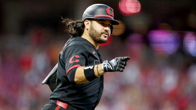 mlb-player-spent-the-week-becoming-a-us-citizen,-and-then-did-something-incredible-in-his-first-game-back