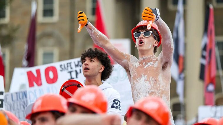 espn-ripped-by-fans-for-horrific-‘college-gameday’-decision:-‘ruined-the-show!’