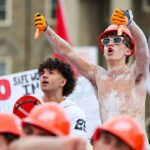 a-list-of-the-best-college-gameday-signs-at-lsu-during-show’s-500th-episode