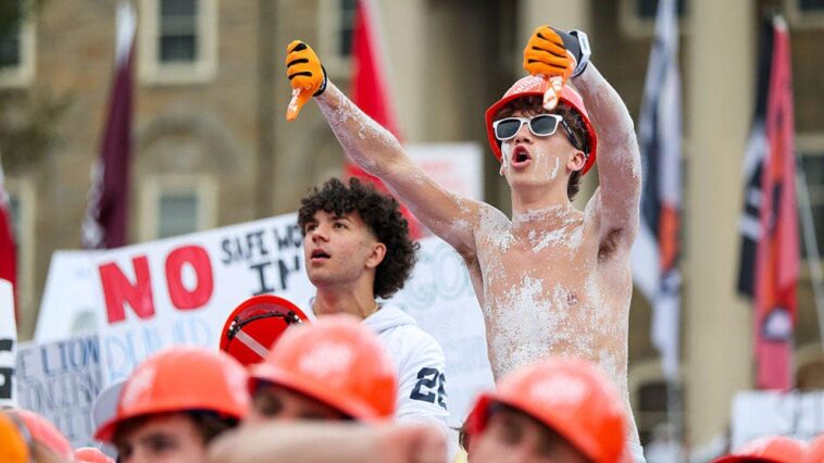 a-list-of-the-best-college-gameday-signs-at-lsu-during-show’s-500th-episode