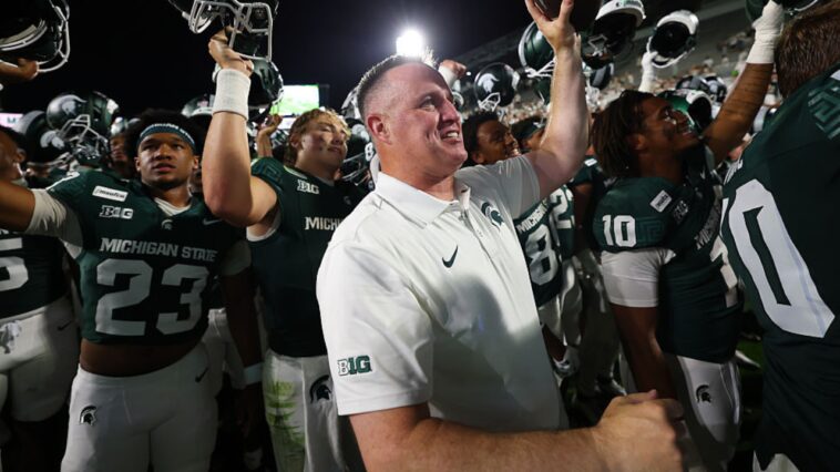 michigan-state-offensive-lineman-unleashes-a-fountain-of-puke-during-two-point-conversion