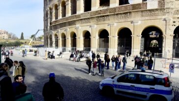 rome-declares-‘red-zone’-around-the-colosseum,-adding-extra-security-to-fight-criminals