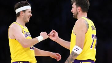 former-nba-champion-calls-lakers-roster-‘whitest-laker-team’