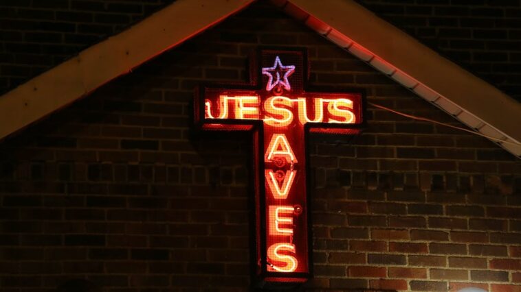 media-built-a-myth-about-evangelicals-a-new-book-completely-dismantles-it.