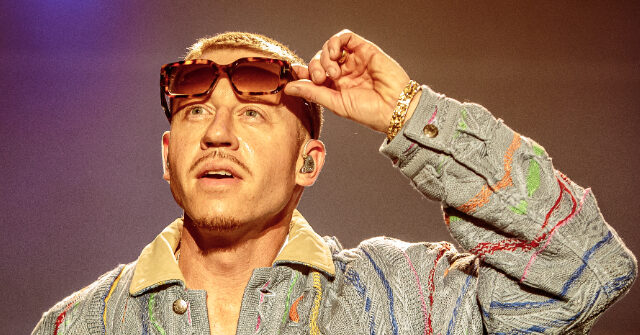 video:-‘f**k-america’-rapper-macklemore-sparks-refund-calls-over-his-anti-israel-tirade-at-ed-sheeran-concert