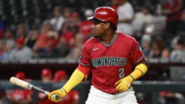 watch:-mlb-player-collapses-after-being-hit-in-the-head-by-his-own-teammate