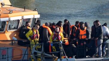 ‘send-them-back’:-hundreds-of-protesters-blockaded-entrance-of-illegal-boat-migrants-at-portsmouth