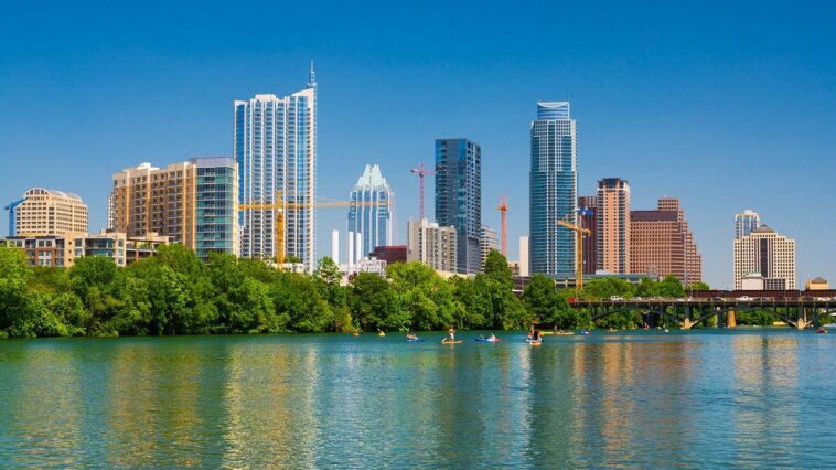 best-outdoor-adventures-near-dkr-texas-memorial-stadium-in-austin:-hiking,-paddling-and-more-for-gameday