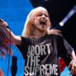 pop-star-hayley-williams-screams-‘f**k-ice,’-‘f**k-donald-trump,’-‘free-palestine’-at-concert
