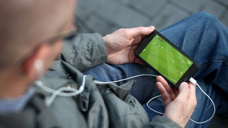 how-to-stream-safely-while-traveling-outside-the-us
