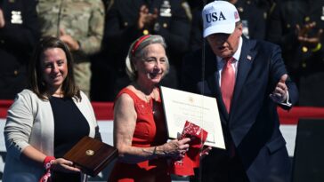 trump-honors-9/11-‘man-in-the-red-bandana’-welles-crowther-with-posthumous-medal-of-freedom