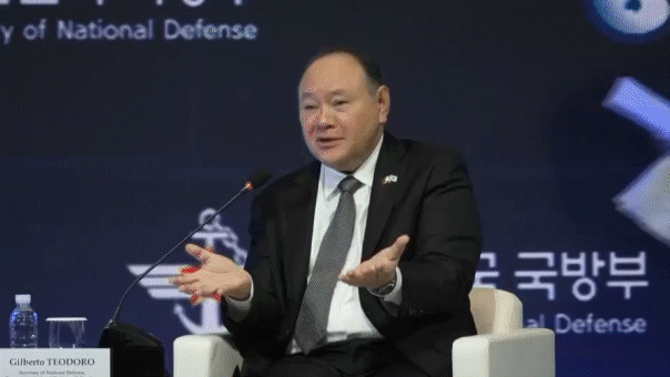 philippines-defense-chief-calls-out-china-after-note-interrupts-remarks-at-seoul-forum:-‘coercion,-bullying’