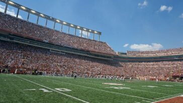 la-times-sports-editor-says-that-college-football-schedules-need-to-change-due-to-‘climate-change’
