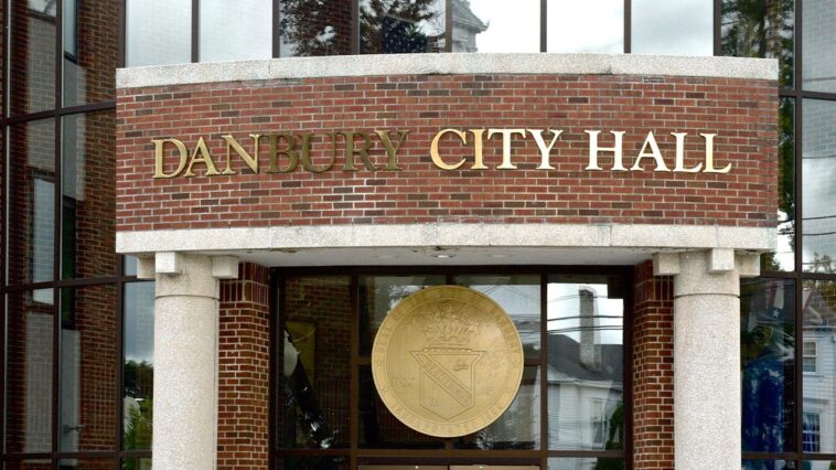 connecticut-council-member-sounds-alarm-after-city-opens-law-enforcement-jobs-to-noncitizens
