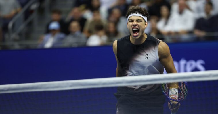 young-american-pulls-off-stunning-us.-open-upset-over-defending-champion-in-the-middle-of-the-night