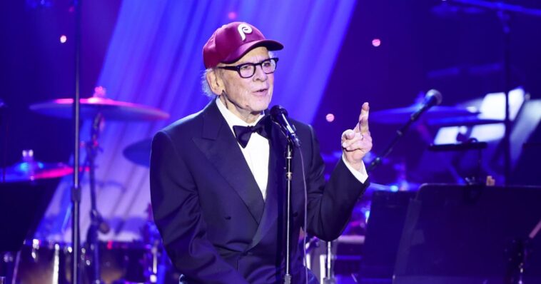 art-garfunkel-says-he’s-contemplating-leaving-america-because-of-trump