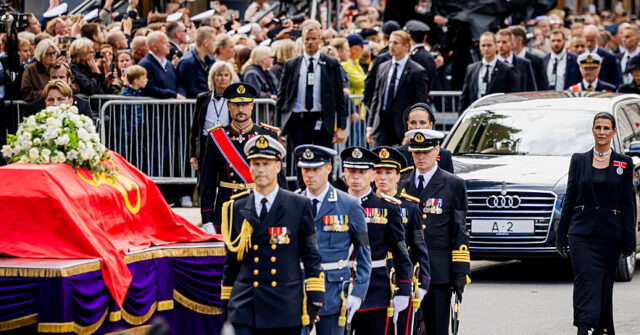 thousands-line-streets-for-royal-funeral-of-norway’s-king-harald-v