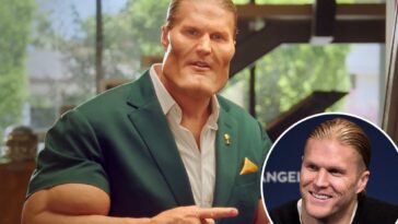 the-truth-behind-bizarre-clay-matthews-photos-as-fans-go-wild