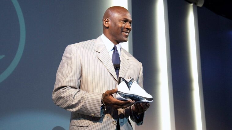 nike-forgot-that-republicans-buy-sneakers,-too,-and-now-it’s-getting-booted-from-the-s&p-100