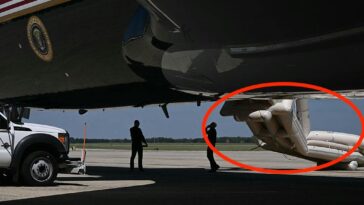 trump-clears-up-mystery-behind-air-force-one-emergency-slide