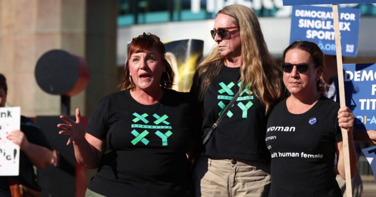 women’s-soccer-fans-wearing-xx-xy-gear-ejected-from-stadium,-seek-shelter-at-women’s-bar-but-get-ejected-from-there-too:-report