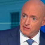 dem-senator-mark-kelly-shares-‘note’-from-‘everyday-american’-that-was-left-on-his-plane-seat-while-he-was-in-the-restroom-and-the-replies-are-absolutely-savage