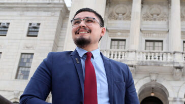democratic-socialist-defeats-providence-mayor-in-primary-race