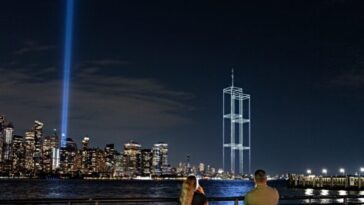 watch:-2,977-lights-shine-above-new-york-to-honor-9/11-twin-towers-victims