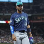 texas-rangers-vs-seattle-mariners-betting-preview-as-wild-card-race-heats-up-in-final-weeks
