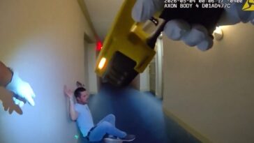 police-bodycam-footage-shows-drunk-secret-service-officer-caught-with-his-pants-open-in-miami-hotel-hallway-(video)