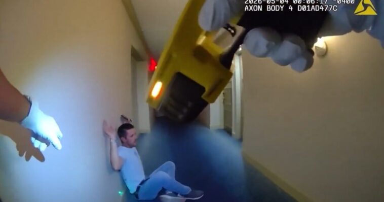 police-bodycam-footage-shows-drunk-secret-service-officer-caught-with-his-pants-open-in-miami-hotel-hallway-(video)