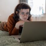 suicide-rate-soars-for-girls-as-young-as-10,-as-expert-says-one-major-trend-is-to-blame