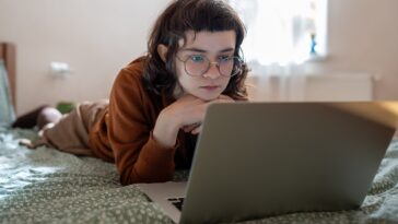 suicide-rate-soars-for-girls-as-young-as-10,-as-expert-says-one-major-trend-is-to-blame