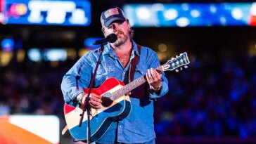 country-singer-ernest-says-he-felt-‘lost’-after-abruptly-leaving-ella-langley’s-tour