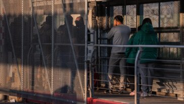 federal-appeals-court-compares-trump-migrant-detention-policy-to-japanese-american-internment