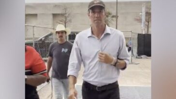 epic!-tgp-reporter-confronts-beto-o’rouke-outside-democrat-counter-protest!-“is-god-non-binary?”-(video)