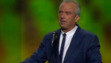 rfk-jr.-lights-up-audience-at-gop-midterm-convention-with-epic-zinger-about-kamala-and-the-‘no-kings’-crowd-(video)