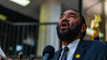 al-green-holds-press-conference-to-demand-hormones-for-‘trans’-ice-detainees