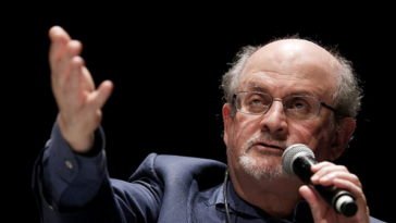 salman-rushdie-to-receive-a-national-book-award-medal-for-lifetime-achievement