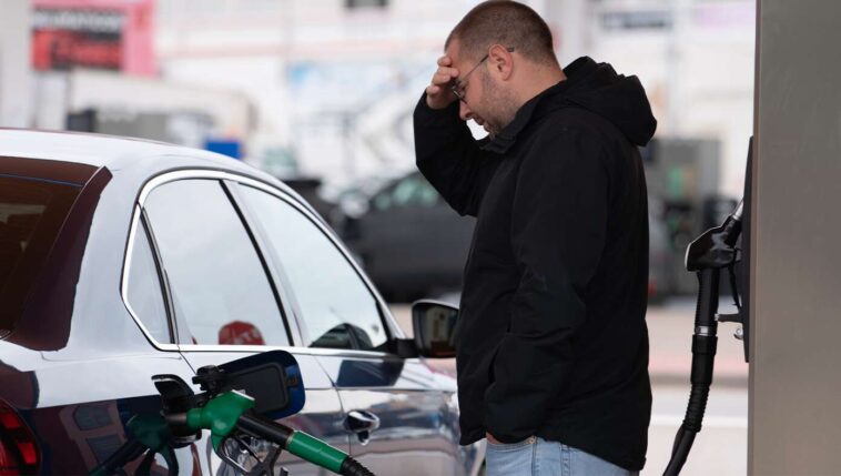 man-paying-$5-a-gallon-for-gas-sure-glad-he-stuck-it-to-elon-musk-by-getting-rid-of-his-tesla