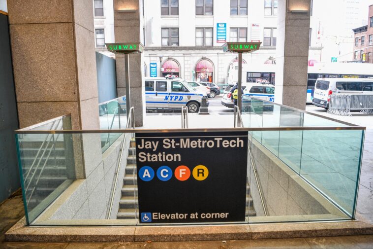 knife-wielding-woman-slashes-female-commuter-during-clash-at-nyc-subway-station