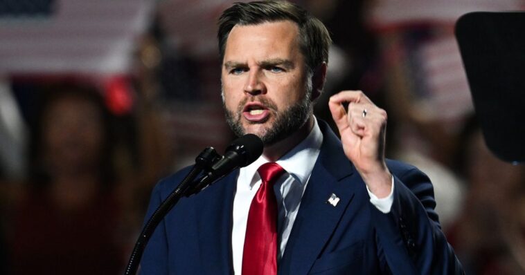 watch:-jd-vance-ignites-convention-crowd-with-response-to-mexican-flag-waving-heckler