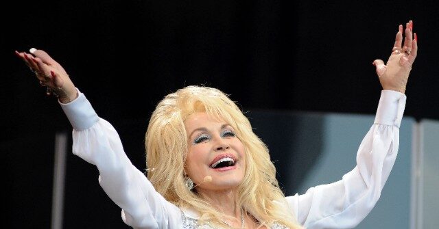 nashville-authorities-unanimously-vote-to-rename-airport-after-dolly-parton