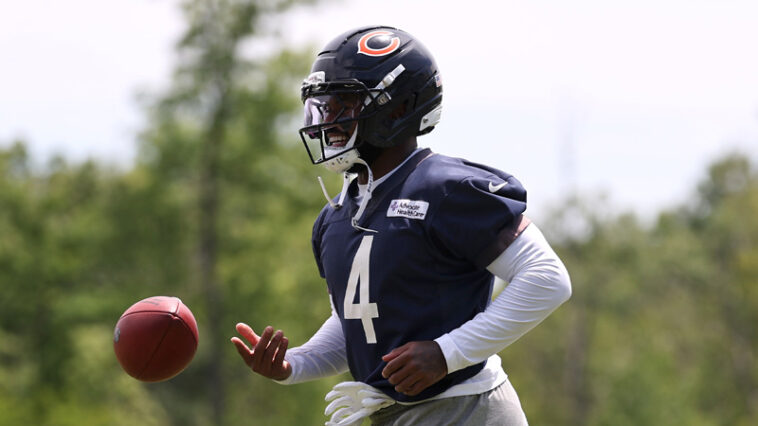 bears-reportedly-extend-starting-rb-d’andre-swift-on-3-year-deal