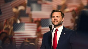 watch:-convention-crowd-symbolically-anoints-jd-vance-for-2028-with-chant