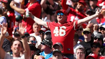 fans-fume-at-nfl-for-being-‘un-american,’-sophie-the-sex-symbol-&-the-greatest-post-9/11-national-anthem-ever