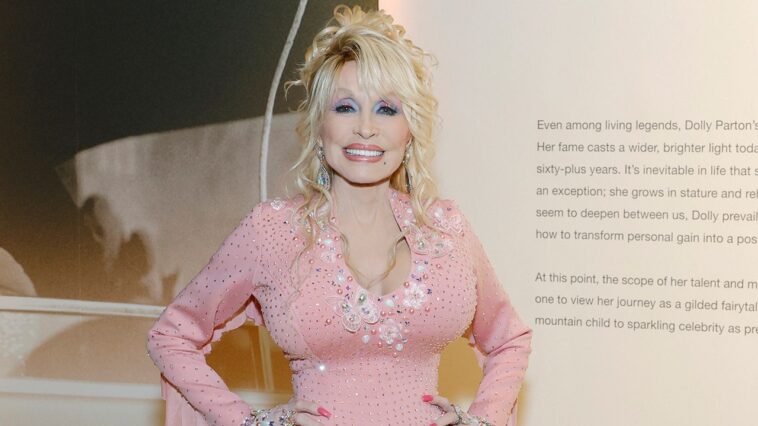 dolly-parton-could-soon-have-major-airport-named-in-her-honor-after-unanimous-vote